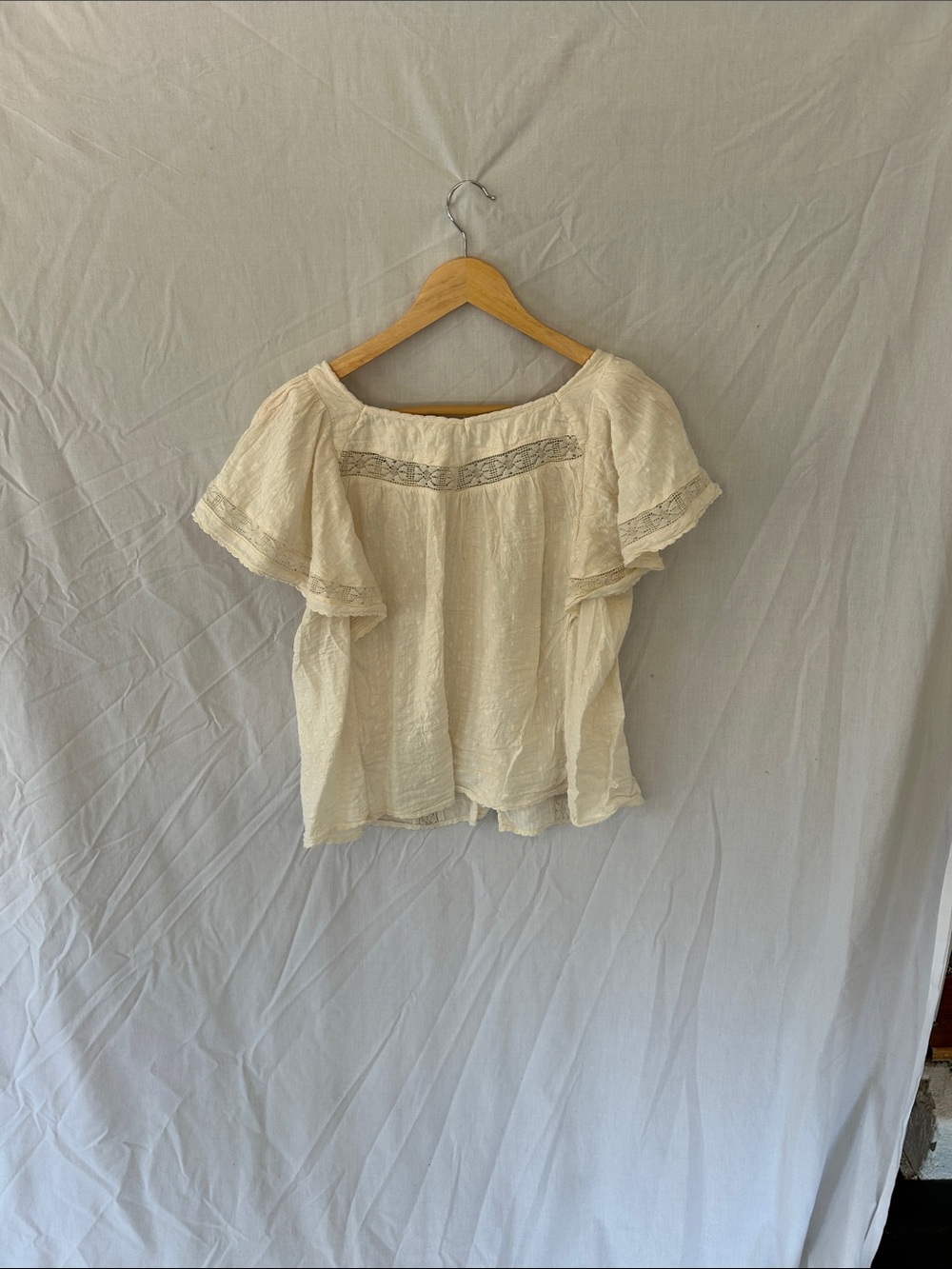 Old Navy Cream Lace-Detail Flutter Sleeve Blouse - Picture 4 of 4